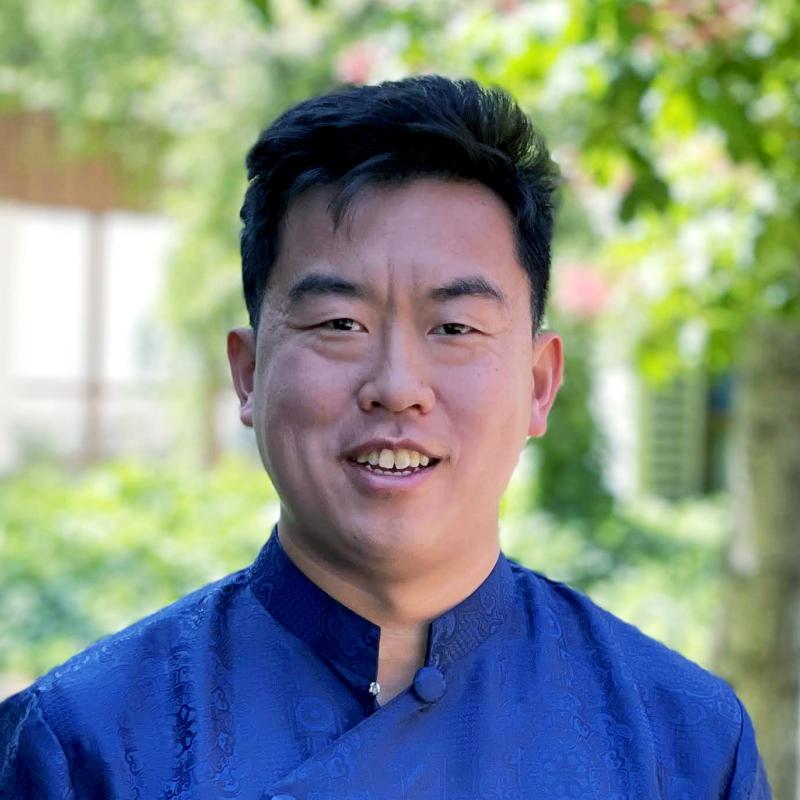 Kevin Nguyen Headshot